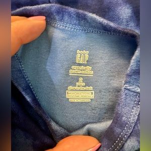 Gap glow in the dark organically grown cotton pajamas size 2